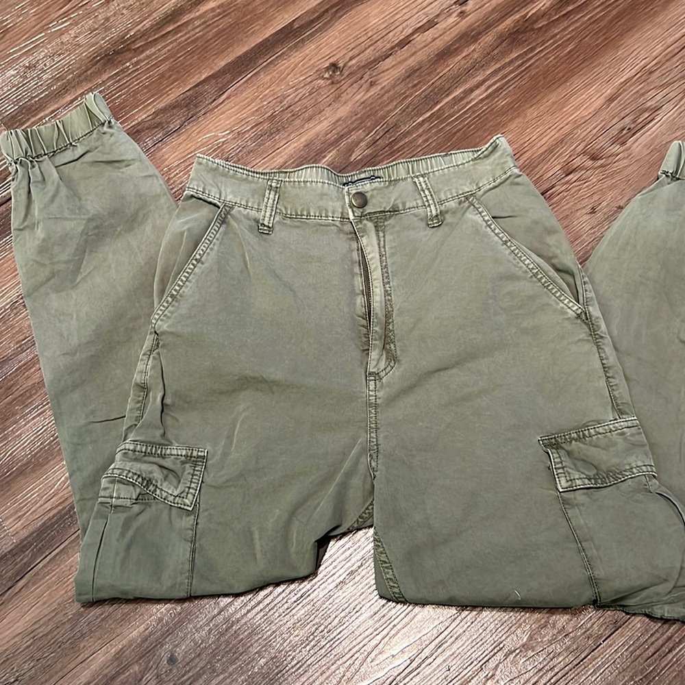 Women’s cargo jogger